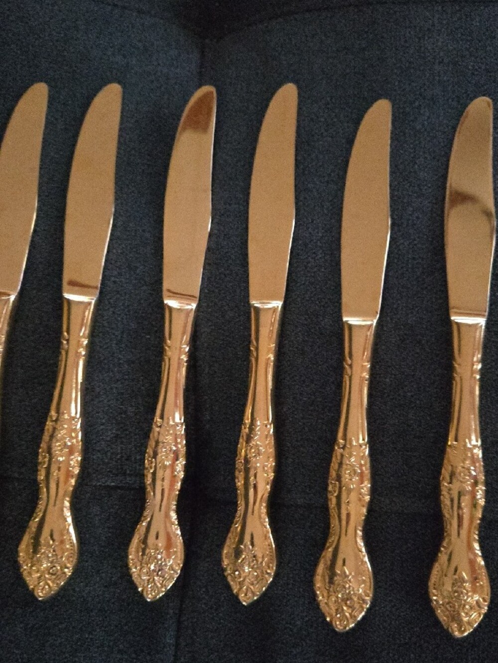 Vintage Golden Baroque Rose - 8 Pieces - Picture 3 of 4